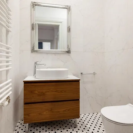 Zoya Luxury 5* Budapest
